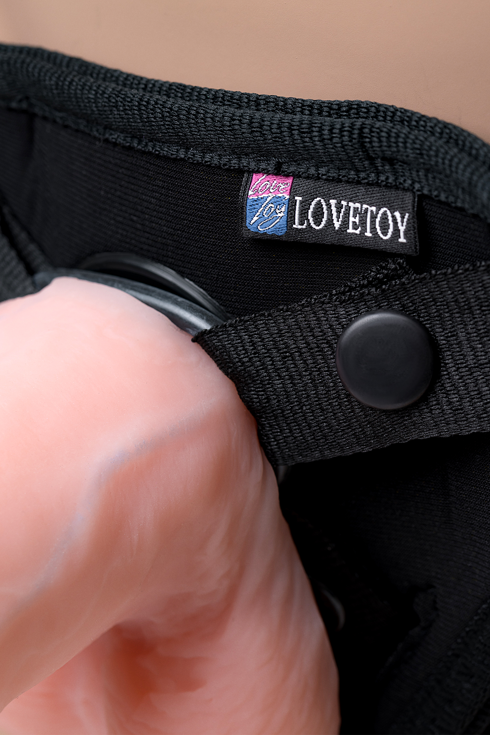 Страпон на креплении LoveToy UNI strap 7" Harness best of all, телесный. Фото N7